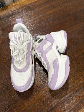 Michael Kors Olympia Logo Debossed Trainer Quartz Purple Size 7.5 New